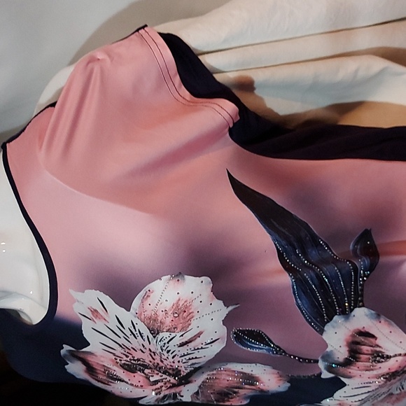 Ladies XL short sleeve rhinestone Tunic top - Picture 3 of 7